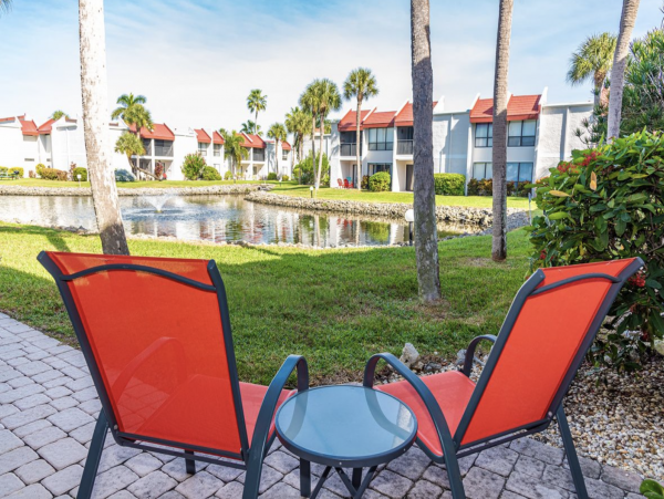 Bradenton Beach Vacation Condo Sleeps 4 Short Walk to Beach