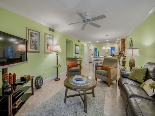 Bradenton Beach Vacation Condo Sleeps 4 Short Walk to Beach