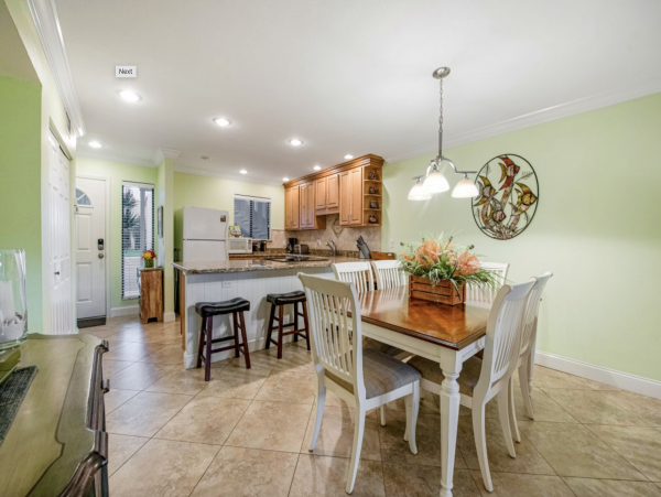 Bradenton Beach Vacation Condo Sleeps 4 Short Walk to Beach