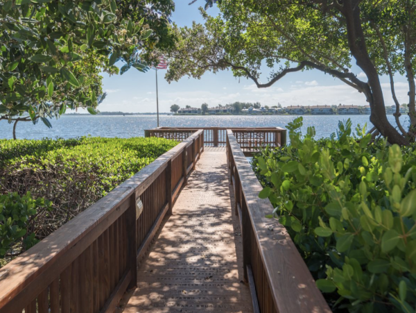 Bradenton Beach Vacation Condo Sleeps 4 Short Walk to Beach