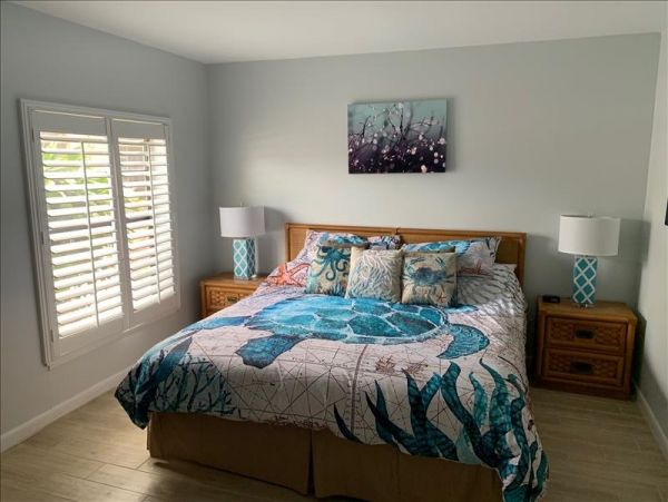 Sanibel Two bedroom Condo in Beachfront Complex Sleeps 5