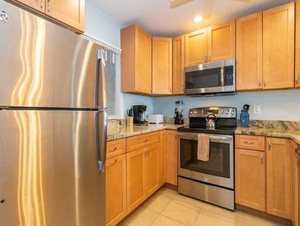 Anna Maria Rental on Beach - One Bedroom Condo Sleeps 4