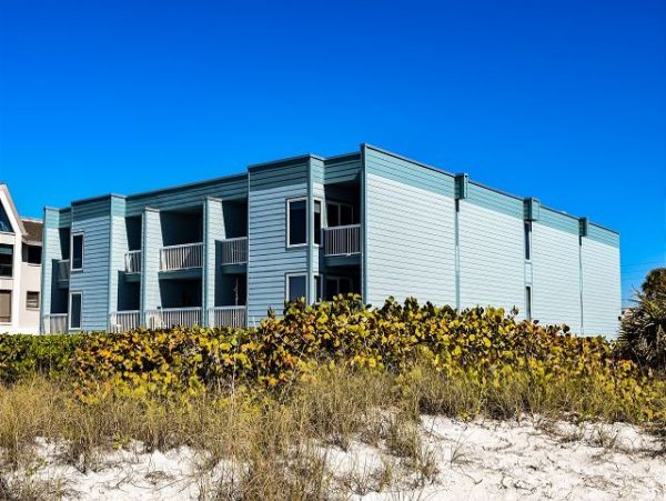 Anna Maria Rental on Beach - One Bedroom Condo Sleeps 4