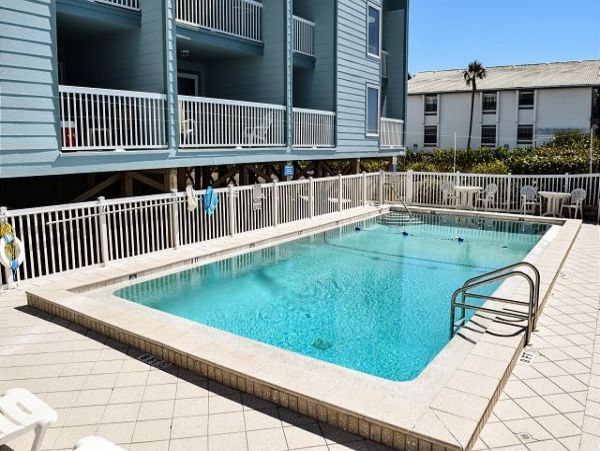 Anna Maria Rental on Beach - One Bedroom Condo Sleeps 4