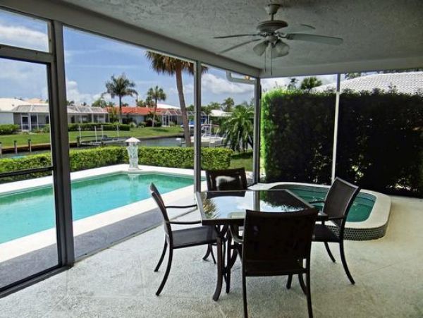 Country Club Shores 3 Bedroom Home with Pool and Spa