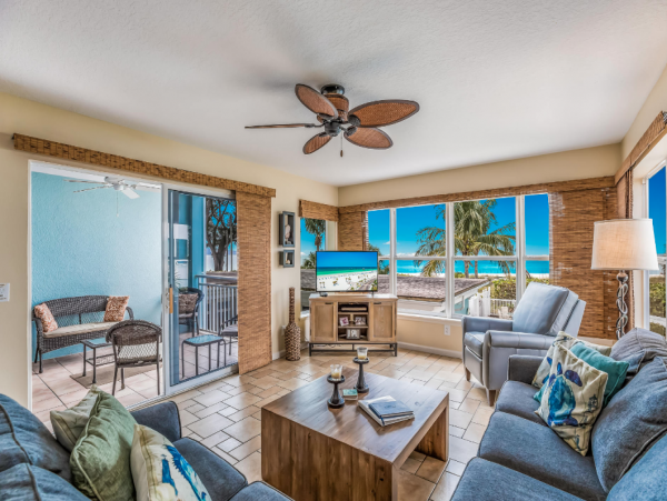 Holmes Beach 3 Bedroom Vacation Rental Condo Sleeps 6 Guests