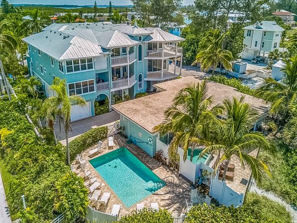 Holmes Beach 3 Bedroom Vacation Rental Condo Sleeps 6 Guests