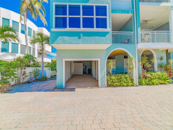 Holmes Beach 3 Bedroom Vacation Rental Condo Sleeps 6 Guests