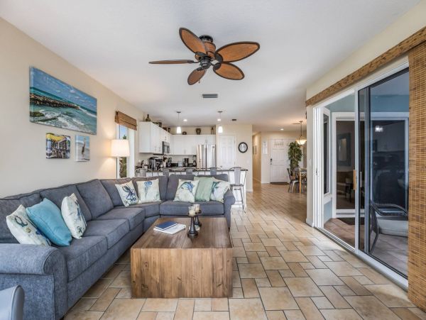 Holmes Beach 3 Bedroom Vacation Rental Condo Sleeps 6 Guests