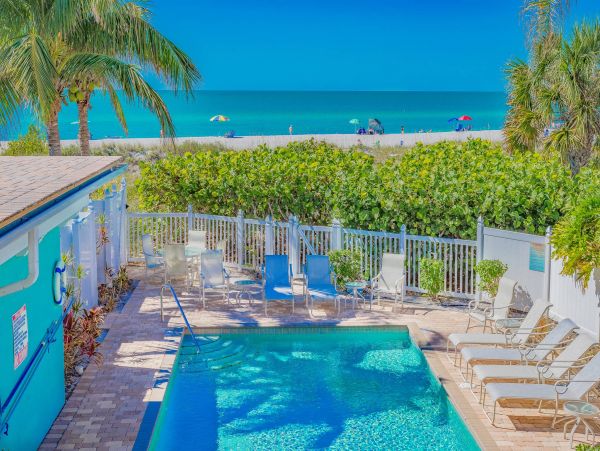 Holmes Beach 3 Bedroom Vacation Rental Condo Sleeps 6 Guests