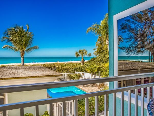 Holmes Beach 3 Bedroom Vacation Rental Condo Sleeps 6 Guests