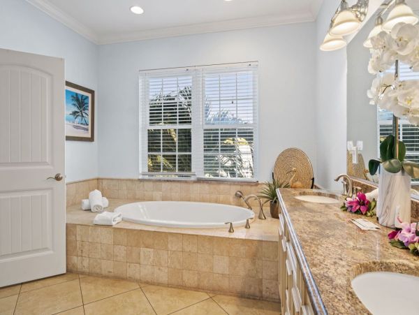 Luxury Holmes Beach Vacation Home with Private Pool Sleeps 8