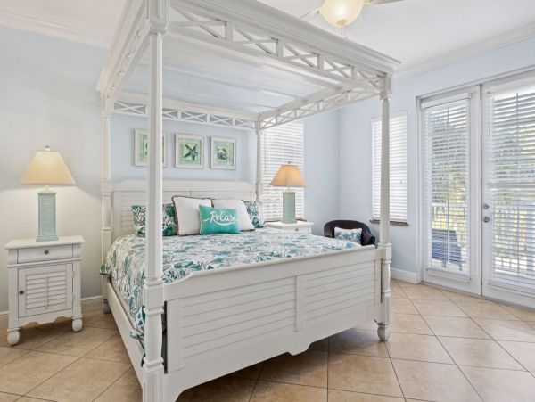 Luxury Holmes Beach Vacation Home with Private Pool Sleeps 8