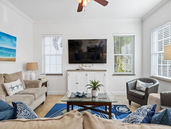Luxury Holmes Beach Vacation Home with Private Pool Sleeps 8