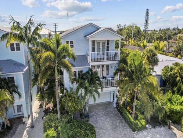 Luxury Holmes Beach Vacation Home with Private Pool Sleeps 8