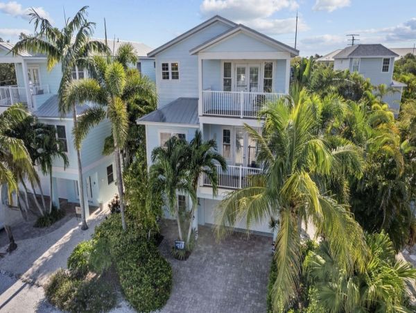 Luxury Holmes Beach Vacation Home with Private Pool Sleeps 8