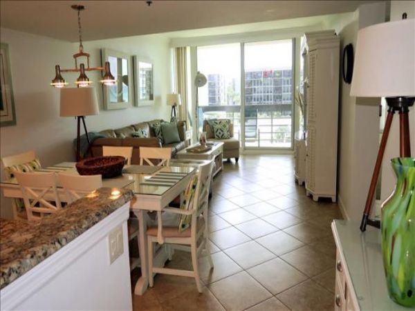 Two Bedroom/Two Bathroom Condo with Great Resort Amenities