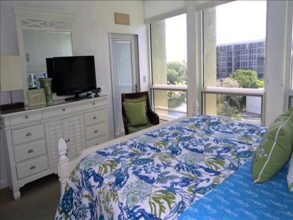Two Bedroom/Two Bathroom Condo with Great Resort Amenities