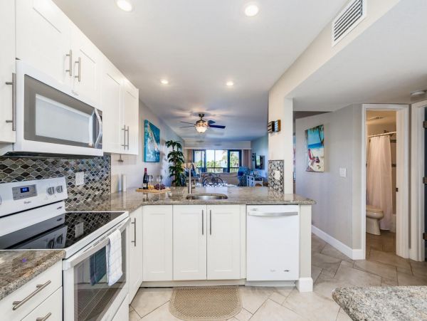 Siesta Key Updated 2 Bedroom Beach Condo Sleeps 6 Gulf View