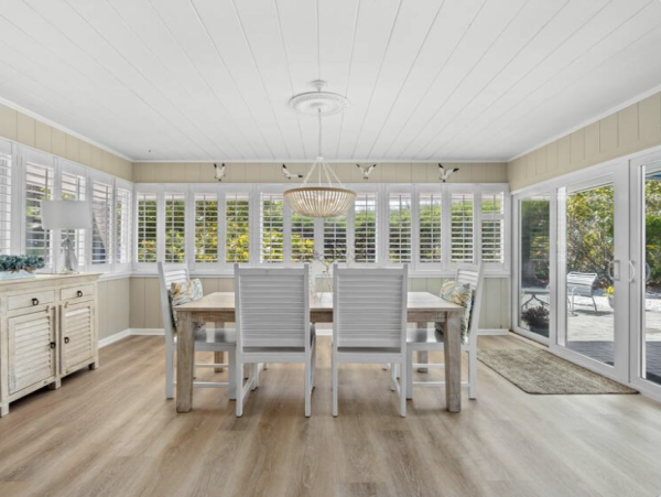 A Rare Beachfront Longboat Key Vacation Home Great Views- Club & Pool Access Included