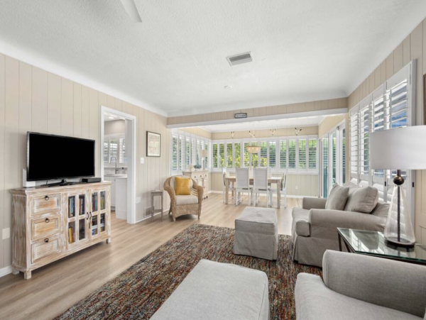 A Rare Beachfront Longboat Key Vacation Home Great Views- Club & Pool Access Included
