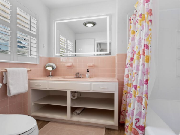 A Rare Beachfront Longboat Key Vacation Home Great Views- Club & Pool Access Included