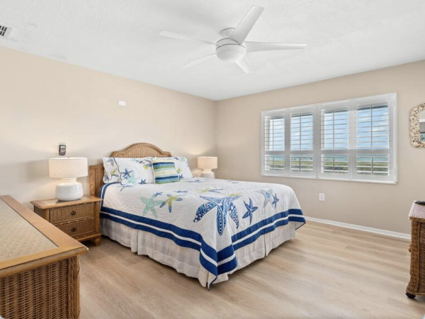 A Rare Beachfront Longboat Key Vacation Home Great Views- Club & Pool Access Included
