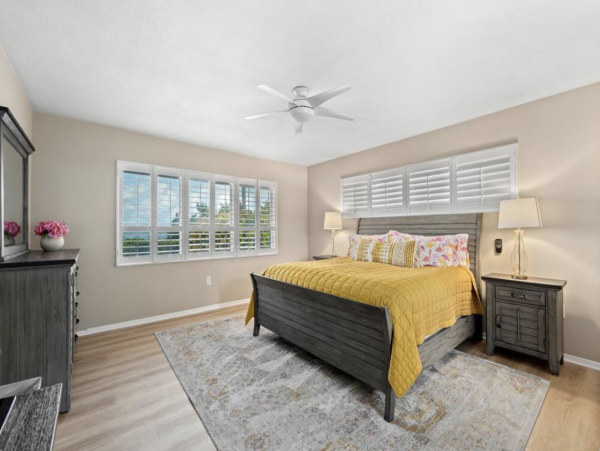 A Rare Beachfront Longboat Key Vacation Home Great Views- Club & Pool Access Included