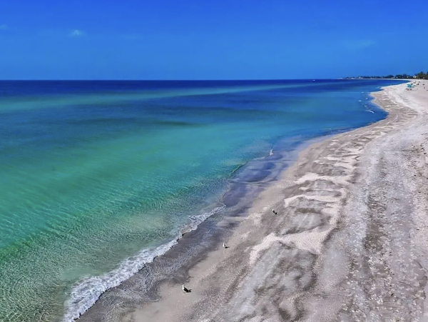 A Rare Beachfront Longboat Key Vacation Home Great Views- Club & Pool Access Included