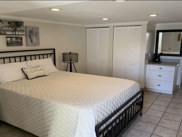 Gulf Views and Four Poster Bed in Master Bedroom Updated