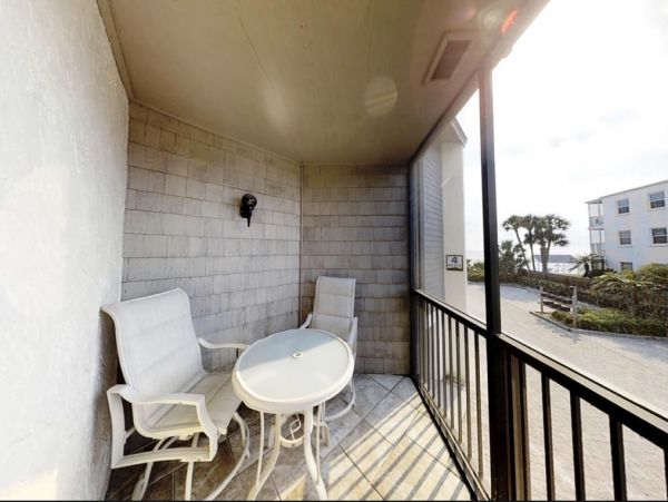 Gulf Views and Four Poster Bed in Master Bedroom Updated