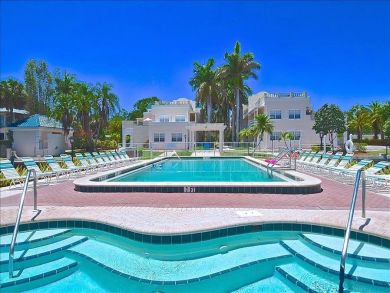 Gulf Side Two Bedroom Vacation Condo in Siesta Key Sleeps 6