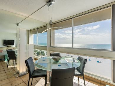Gulf Side Two Bedroom Vacation Condo in Siesta Key Sleeps 6