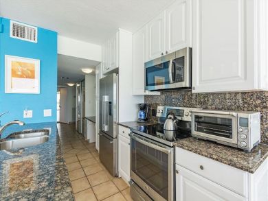 Gulf Side Two Bedroom Vacation Condo in Siesta Key Sleeps 6
