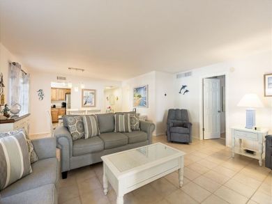 Gulf Side Two Bedroom Vacation Condo in Siesta Key Sleeps 6 Gulf Side Two Bedroom Vacation Condo in Siesta Key Sleeps 6