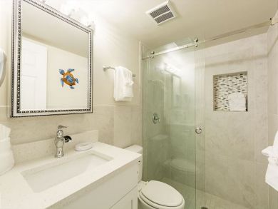 Gulf Side Two Bedroom Vacation Condo in Siesta Key Sleeps 6 Gulf Side Two Bedroom Vacation Condo in Siesta Key Sleeps 6