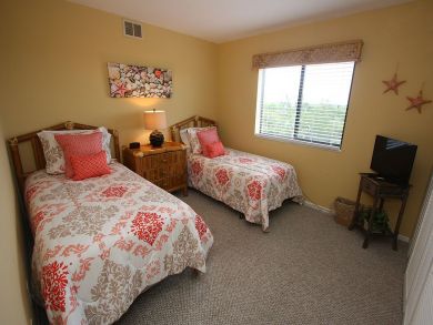 Fort Myers 2 Bedroom Bay Front pool sleeps 6 Bay Views