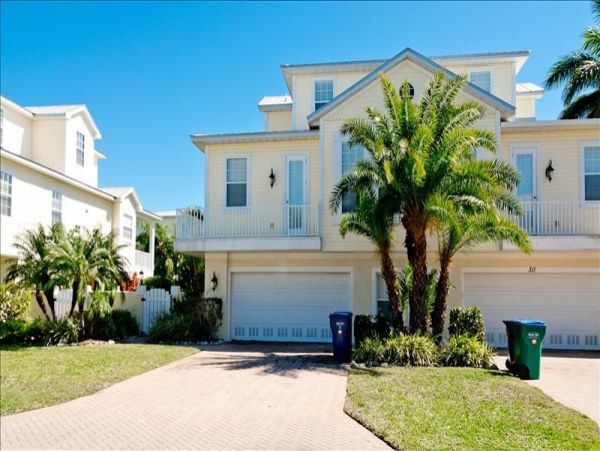 Holmes Beach 3 Bedroom Vacation Rental with Private Pool