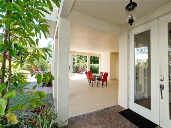 Holmes Beach 3 Bedroom Vacation Rental with Private Pool