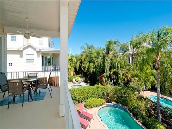 Holmes Beach 3 Bedroom Vacation Rental with Private Pool