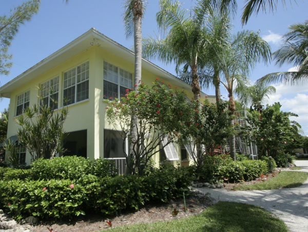Longboat Key Beach Front Studio Vacation Rental Sleeps 4