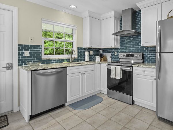 Gulfside Getaway with Beach Access in Longboat Key