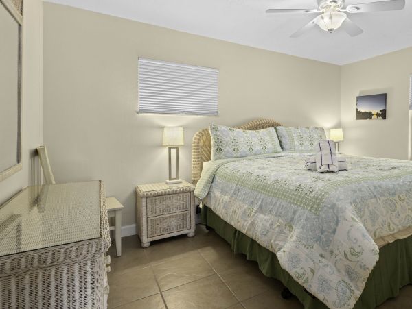 Gulfside Getaway with Beach Access in Longboat Key