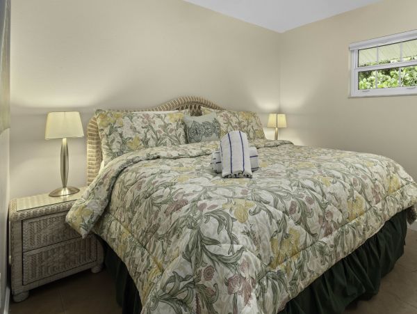 Gulfside Getaway with Beach Access in Longboat Key