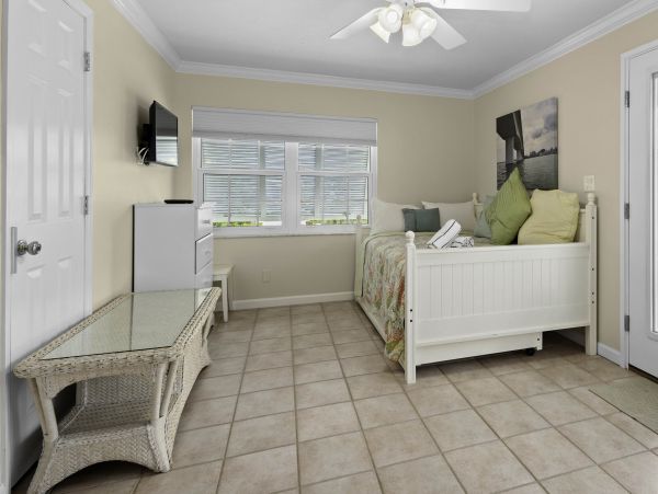 Gulfside Getaway with Beach Access in Longboat Key