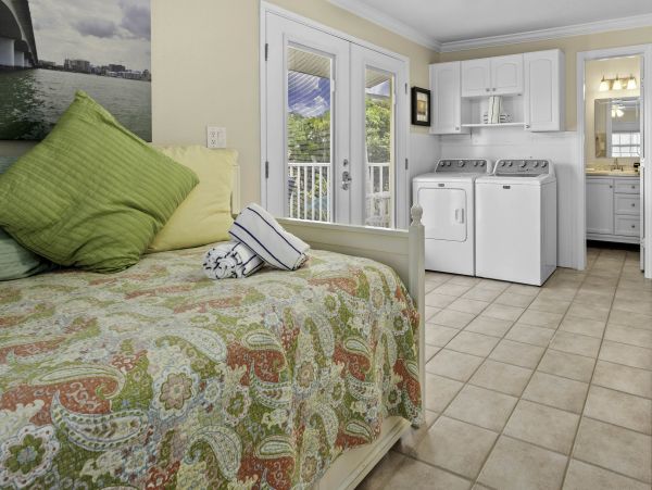 Gulfside Getaway with Beach Access in Longboat Key