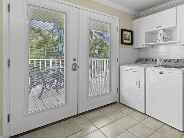 Gulfside Getaway with Beach Access in Longboat Key