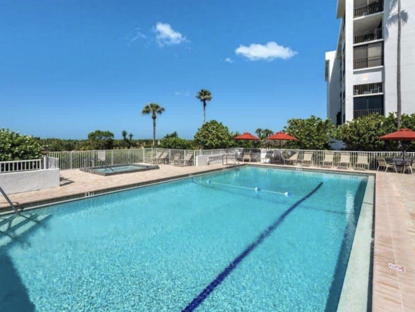 Longboat Key  Two Bedroom Vacation Condo On Beach