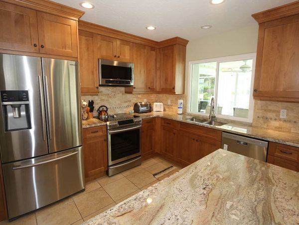 Longboat Key Homes with Pools to Rent in Country Club Shores