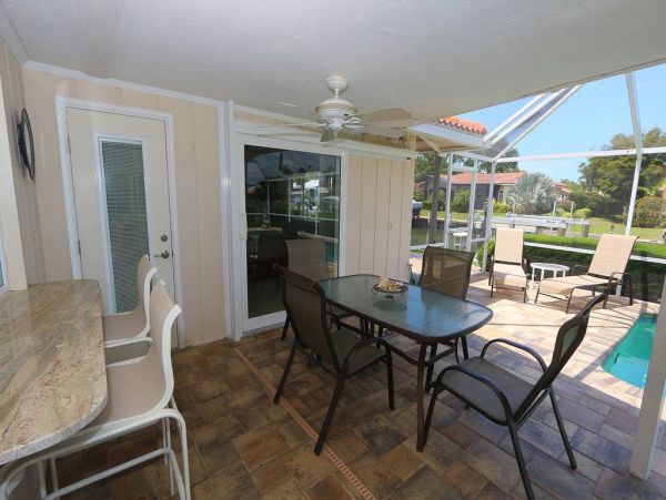 Longboat Key Homes with Pools to Rent in Country Club Shores